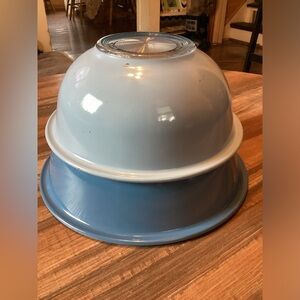 Vtg Pyrex 323 325 Moody Blues Nesting Mixing Bowl Clear Bottom 1.5L 2.5L USA